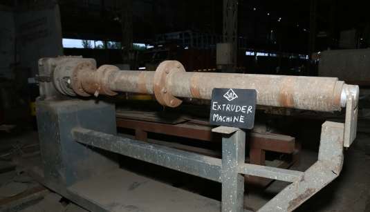 EXTRUDER MACHINE